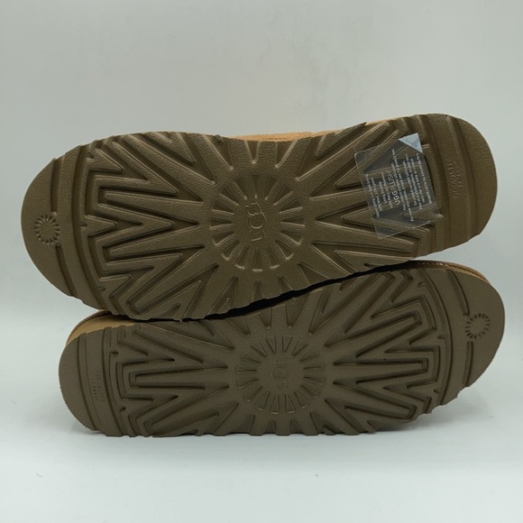 UGG Men's Neumel Chelsea Chestnut Boots - Picture 4 of 7